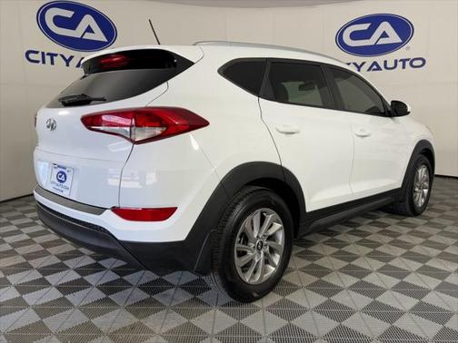 2016 Hyundai TUCSON SE
