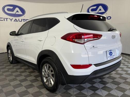 2016 Hyundai TUCSON SE