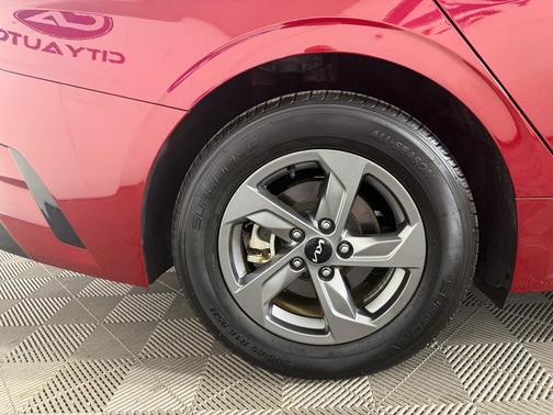 2023 Kia K5 LXS