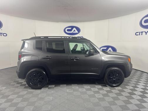 Granite Crystal Metallic Clearcoat 2018 Jeep Renegade Upland