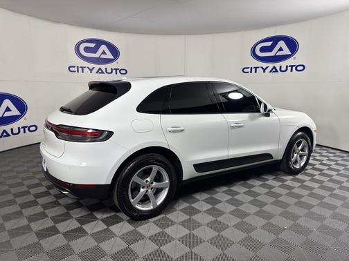 2021 Porsche Macan Macan