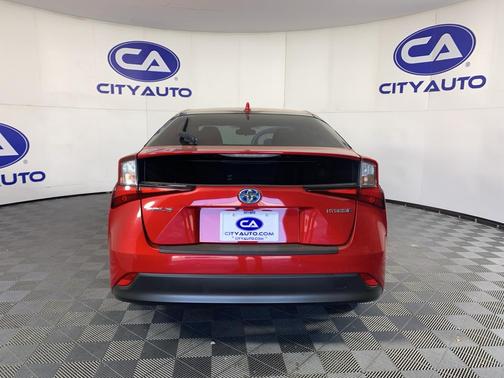 2021 Toyota Prius LE