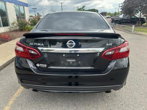 Super Black 2017 Nissan Altima 2.5 SR
