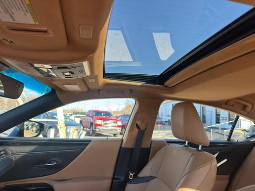 2022 Lexus ES 350 Base