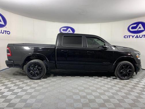 Diamond Black Crystal Pearlcoat 2022 RAM 1500 Laramie