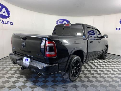 Diamond Black Crystal Pearlcoat 2022 RAM 1500 Laramie
