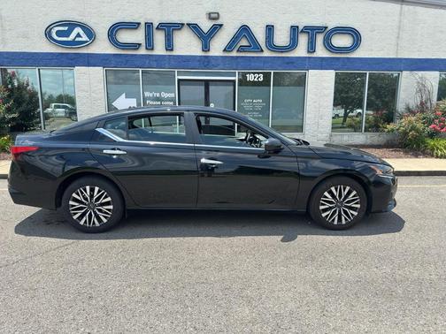 Super Black 2025 Nissan Altima SV FWD