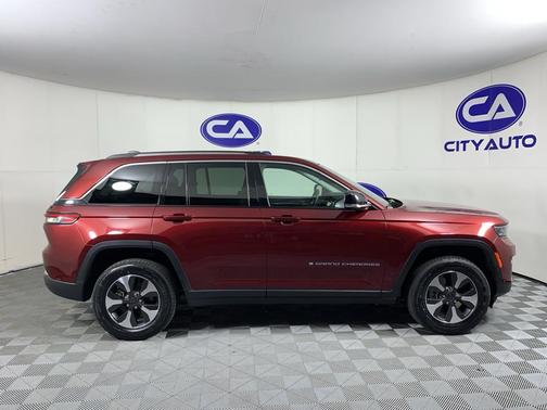 Velvet Red Pearlcoat 2022 Jeep Grand Cherokee 4xe Base