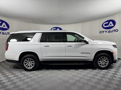 2023 Chevrolet Suburban LT
