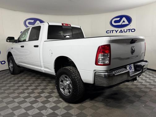 2020 RAM 2500 Tradesman Crew Cab 4X4 6'4' Box