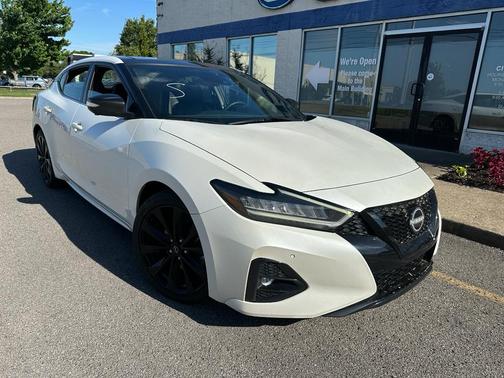 Pearl White Tricoat 2023 Nissan Maxima SR Xtronic CVT