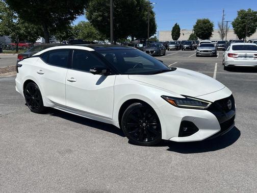 Pearl White Tricoat 2023 Nissan Maxima SR Xtronic CVT