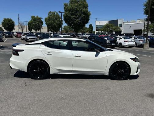 Pearl White Tricoat 2023 Nissan Maxima SR Xtronic CVT