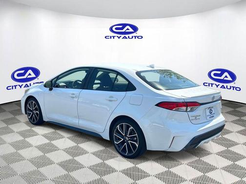 White 2022 Toyota Corolla SE