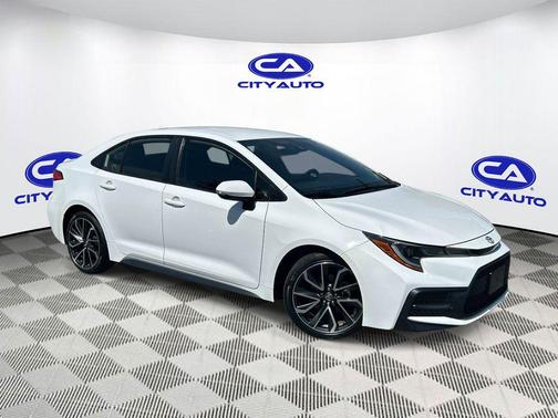 White 2022 Toyota Corolla SE