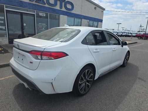 White 2022 Toyota Corolla SE