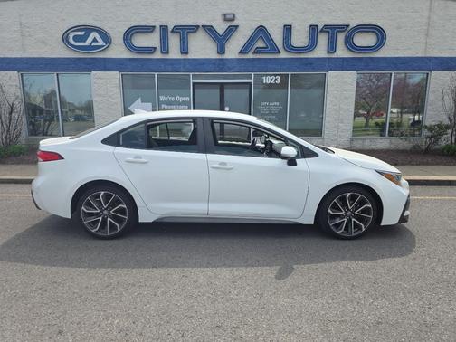 White 2022 Toyota Corolla SE