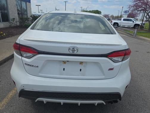 White 2022 Toyota Corolla SE