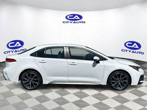 White 2022 Toyota Corolla SE