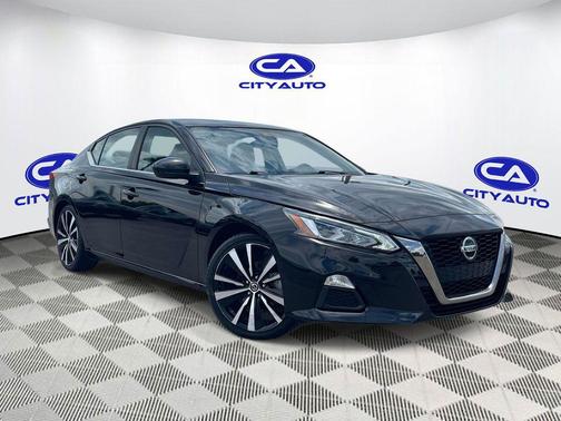 Super Black 2022 Nissan Altima SR FWD