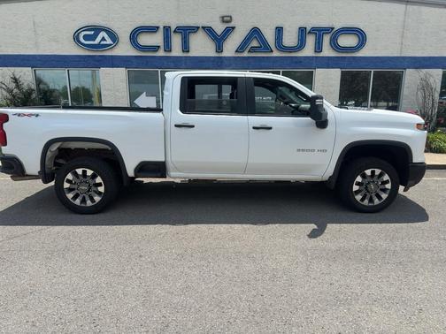 Summit White 2024 Chevrolet Silverado 2500 Custom
