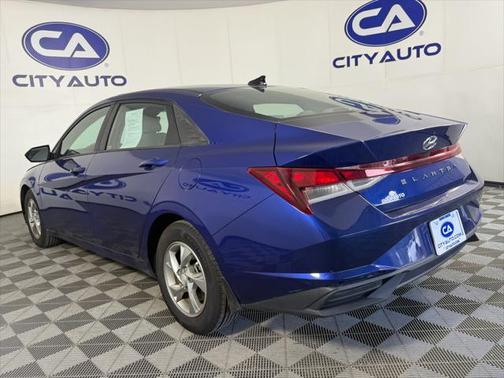 2021 Hyundai ELANTRA SE