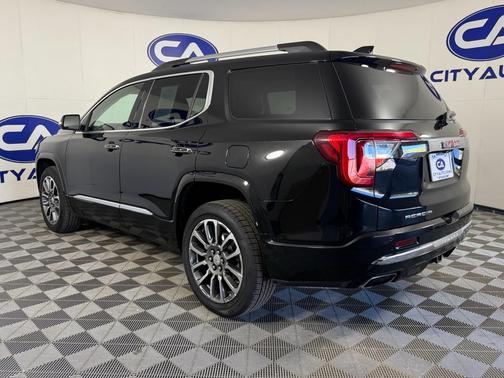 2022 GMC Acadia Denali
