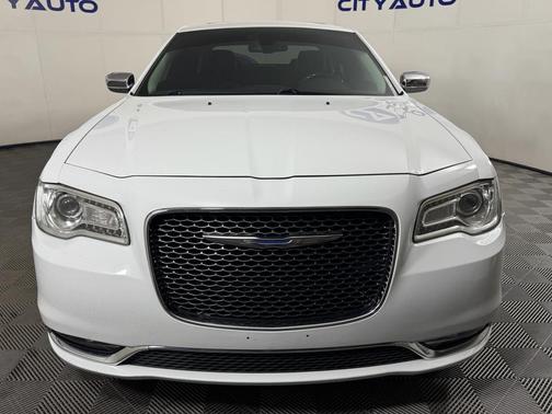 2017 Chrysler 300C Base