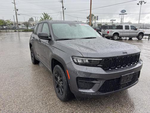 Baltic Gray Metallic Clearcoat 2024 Jeep Grand Cherokee Altitude