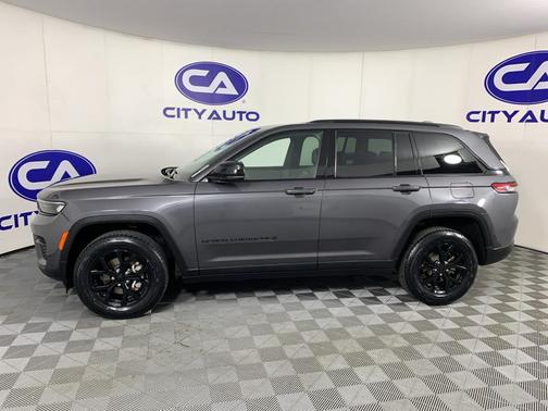 Baltic Gray Metallic Clearcoat 2024 Jeep Grand Cherokee Altitude