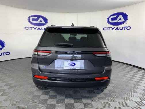 Baltic Gray Metallic Clearcoat 2024 Jeep Grand Cherokee Altitude