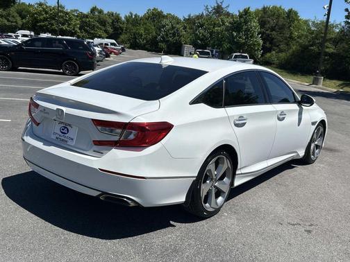 Platinum White Pearl 2018 Honda Accord Touring