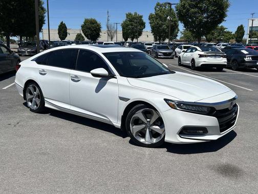 Platinum White Pearl 2018 Honda Accord Touring