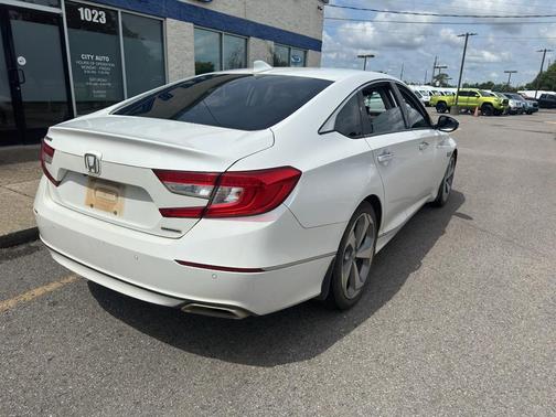Platinum White Pearl 2018 Honda Accord Touring