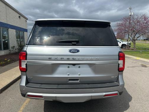 Oxford White 2019 Ford Explorer XLT