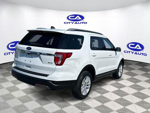 Oxford White 2019 Ford Explorer XLT