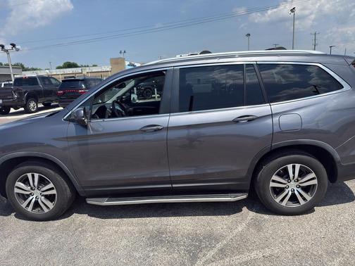 Modern Steel Metallic 2017 Honda Pilot EX-L
