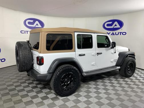 Bright White Clearcoat 2018 Jeep Wrangler Unlimited Sport