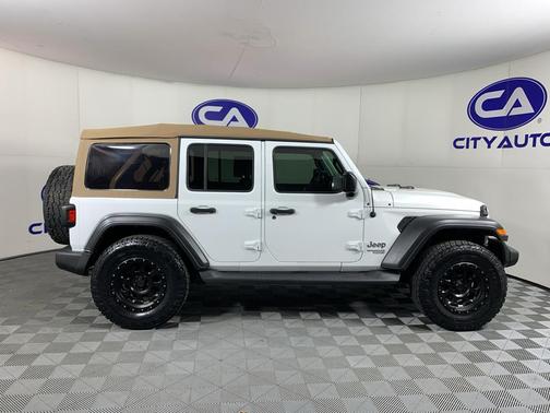 Bright White Clearcoat 2018 Jeep Wrangler Unlimited Sport