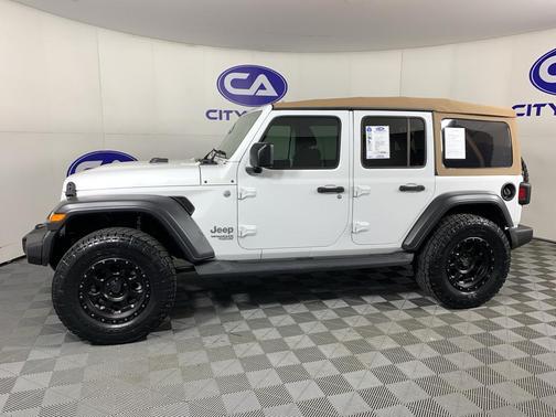 Bright White Clearcoat 2018 Jeep Wrangler Unlimited Sport