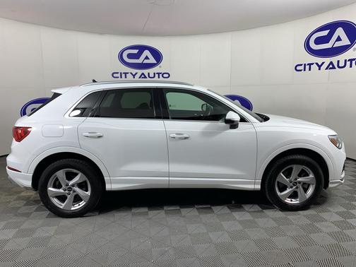 2022 Audi Q3 40 Premium Plus