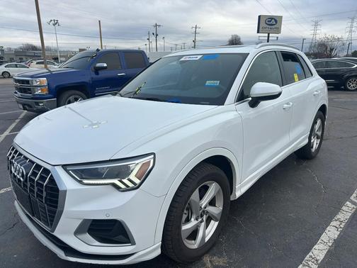 2022 Audi Q3 40 Premium Plus