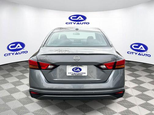 2025 Nissan Altima SV FWD