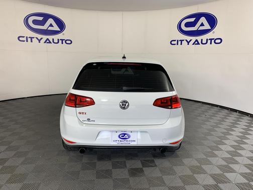 Pure White 2016 Volkswagen Golf GTI 2.0T SE 4-Door