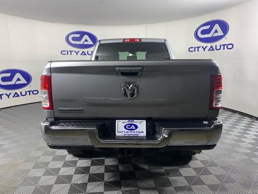 2022 RAM 2500 Big Horn Crew Cab 4x2 6'4' Box