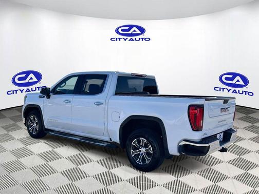 Summit White 2024 GMC Sierra 1500 SLT