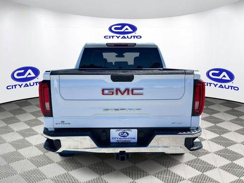 Summit White 2024 GMC Sierra 1500 SLT