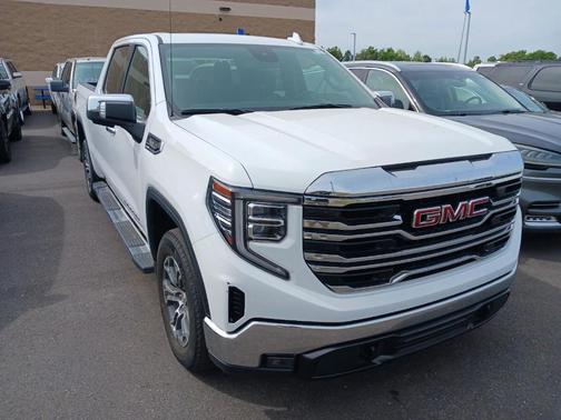 Summit White 2024 GMC Sierra 1500 SLT