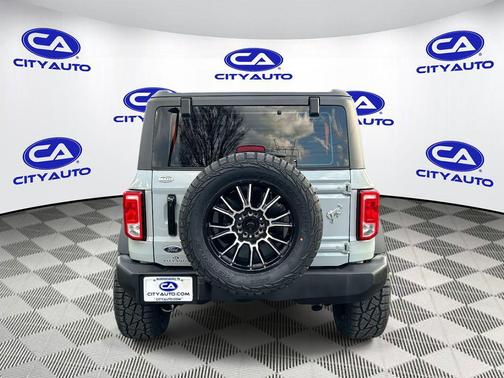 2023 Ford Bronco Base