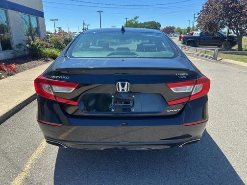 Crystal Black Pearl 2022 Honda Accord Sport 1.5T